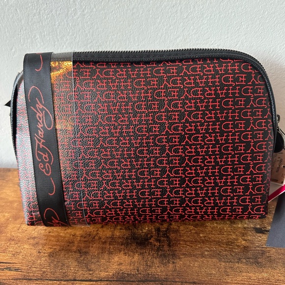 Ed Hardy Black and Red 2-piece Cosmetic Bag with Skull and Heart Design NWT - Picture 5 of 5